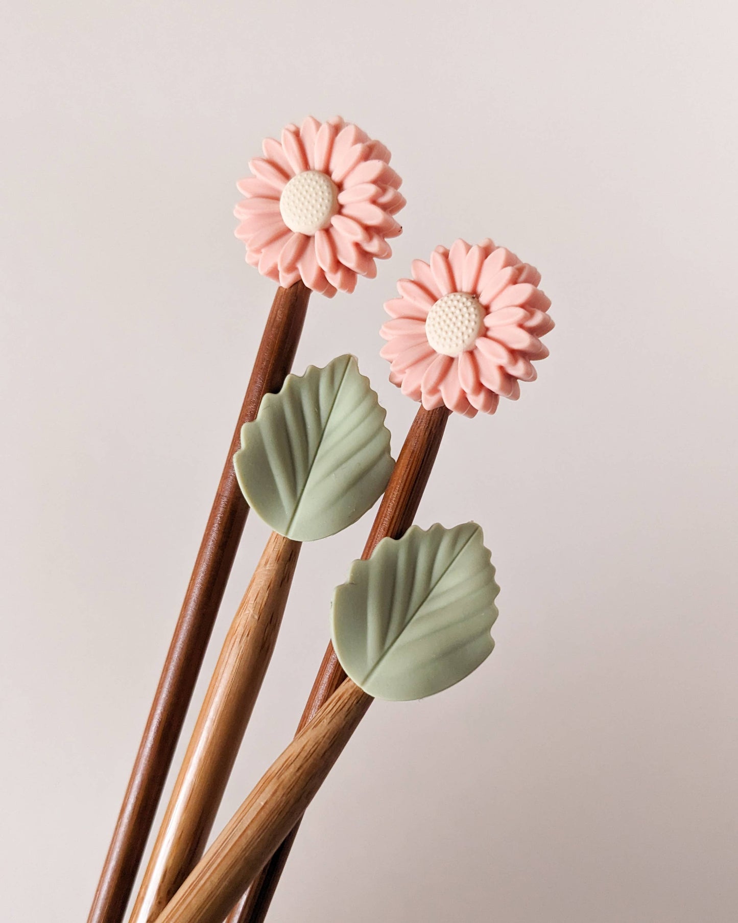 protege aiguille fleur