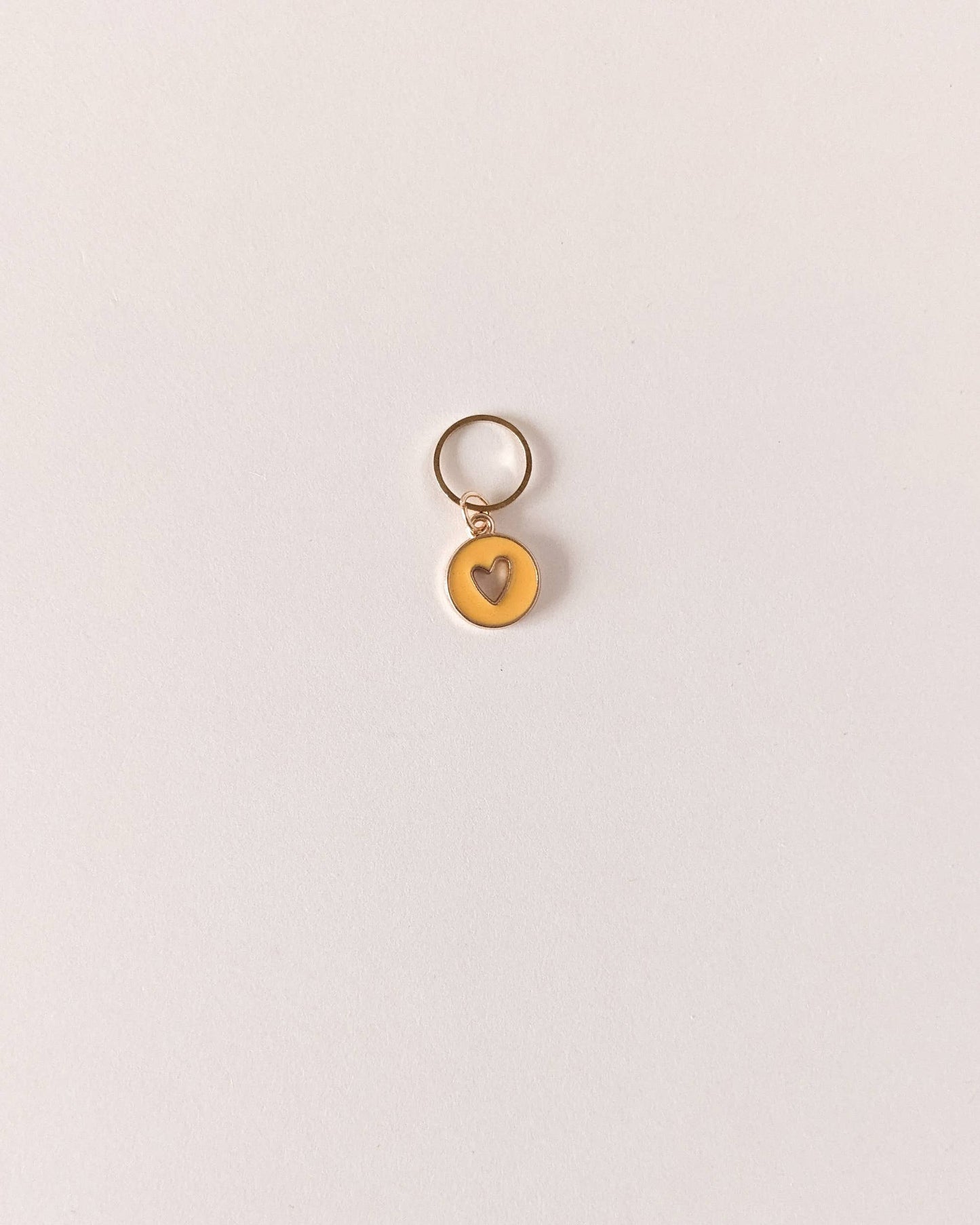 marqueur de maille coeur jaune