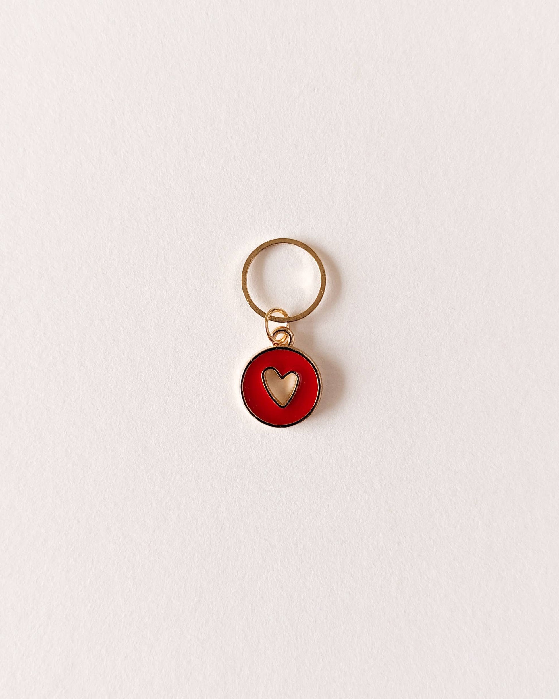marqueur de maille coeur rouge